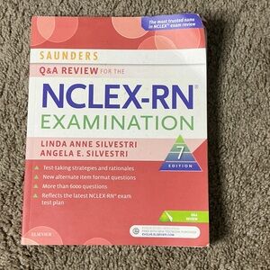 Saunders NCLEX-RN Examination Review Book